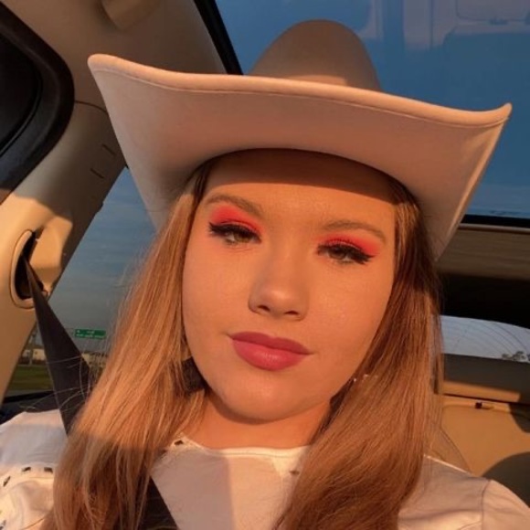 Meet your Posher, Morgan - Picture 1 of 1